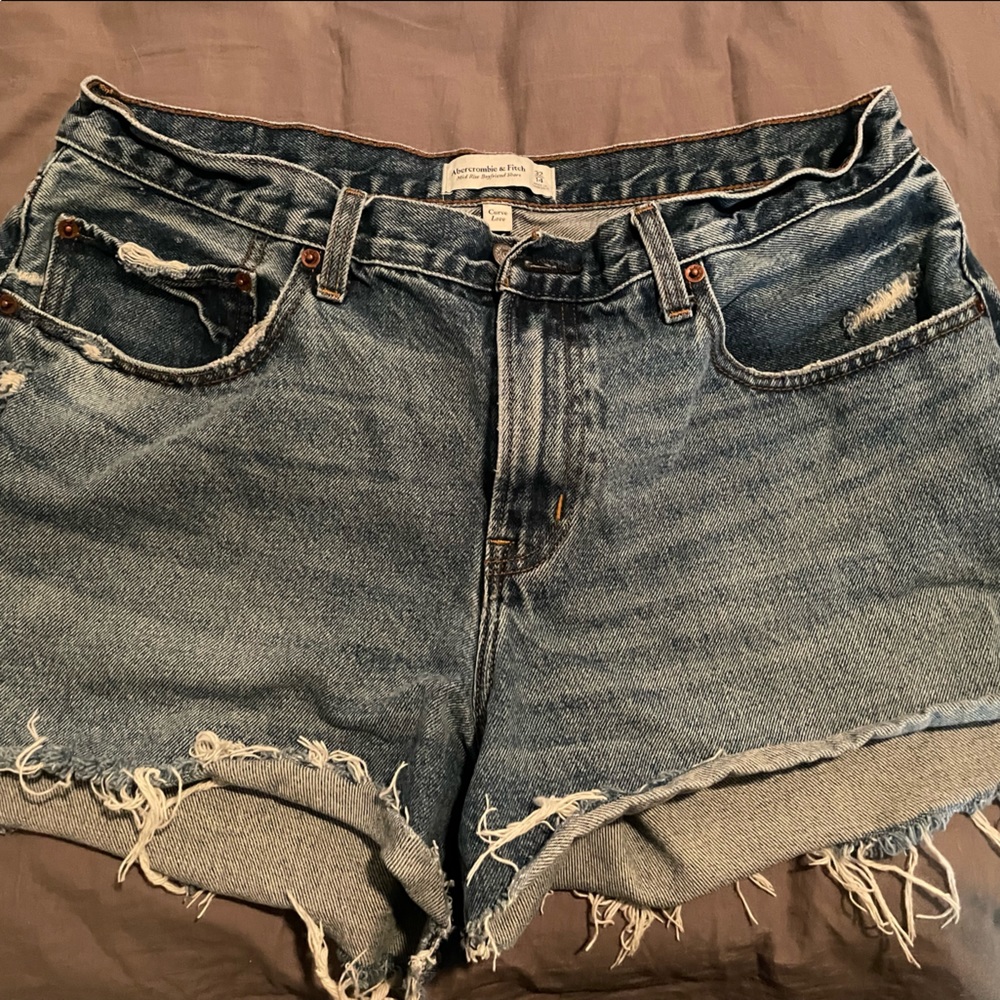 Abercrombie Curve Love Distressed Short Sz 14